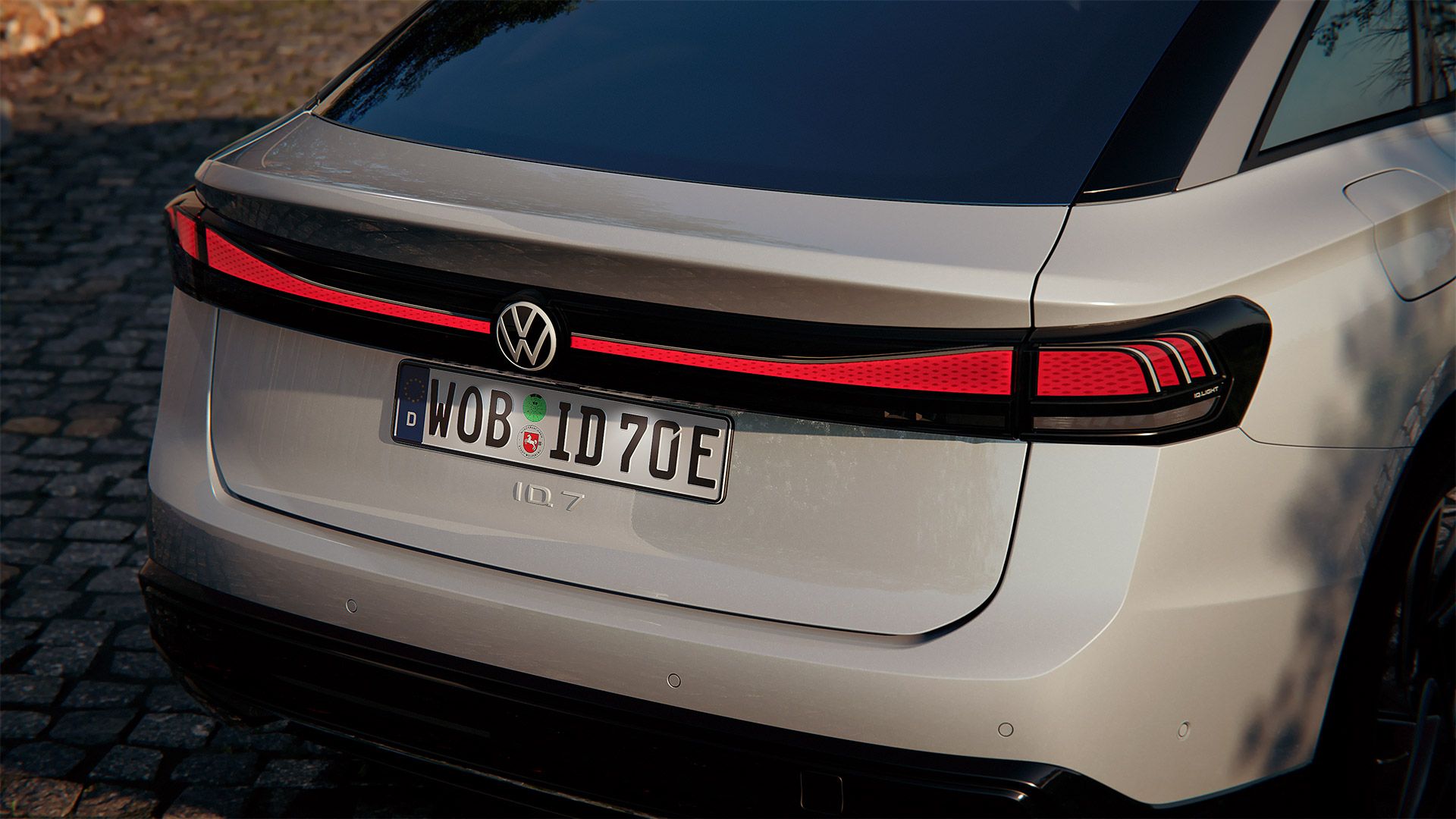 A traseira do VW ID.7 com farolins traseiros LED 3D opcionais