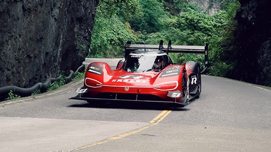 O recorde do Volkswagen ID.R na montanha de Tianmen na China