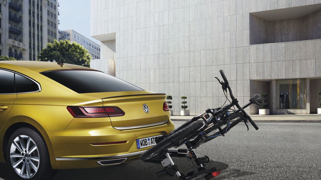 Volkswagen Fahrradträger am Heck, aufgeklappt 